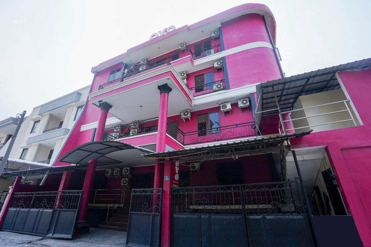Collection O 1112 Comfitel Siwalankerto Aa4 Hotel Surabaya Exterior photo