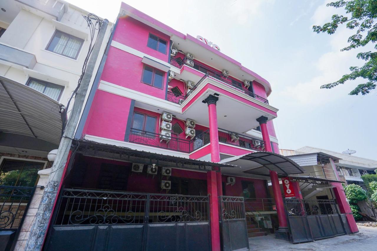 Collection O 1112 Comfitel Siwalankerto Aa4 Hotel Surabaya Exterior photo