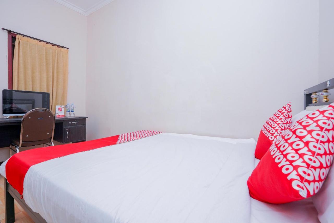 Collection O 1112 Comfitel Siwalankerto Aa4 Hotel Surabaya Exterior photo