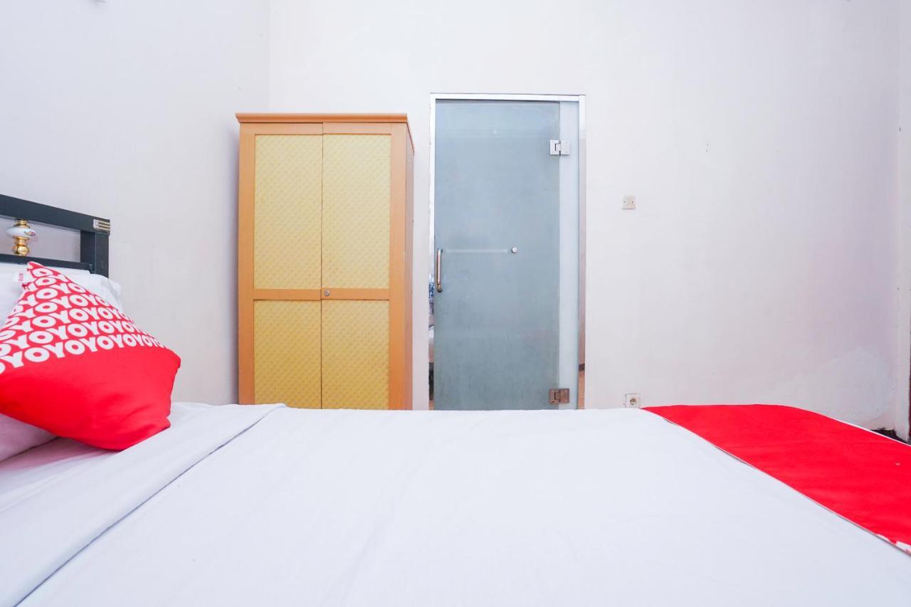 Collection O 1112 Comfitel Siwalankerto Aa4 Hotel Surabaya Exterior photo