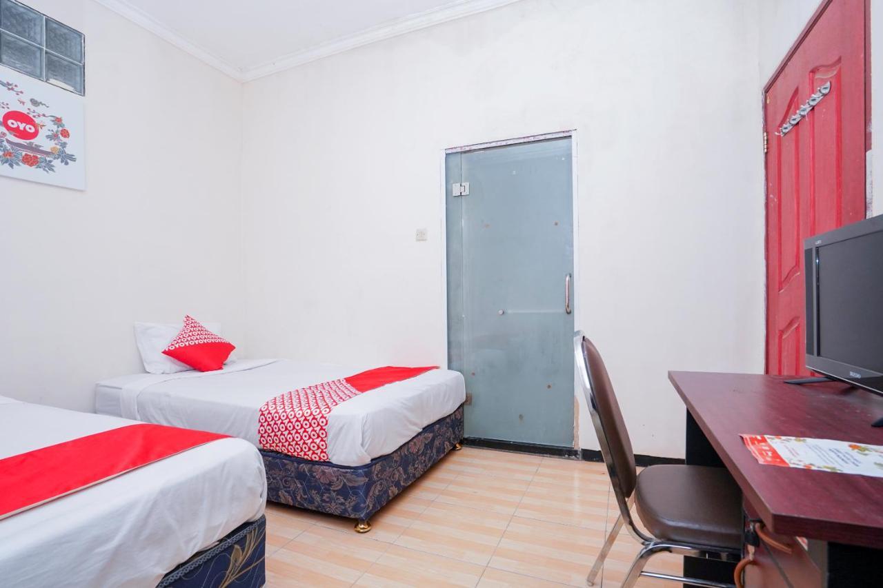 Collection O 1112 Comfitel Siwalankerto Aa4 Hotel Surabaya Exterior photo